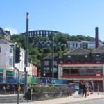 Distillerie et McCaig's tower
